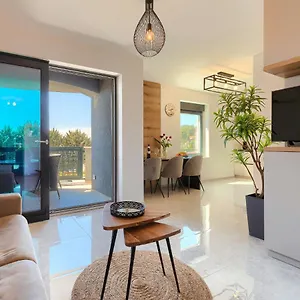 Apartment Wing 77 By Interhome, Pula